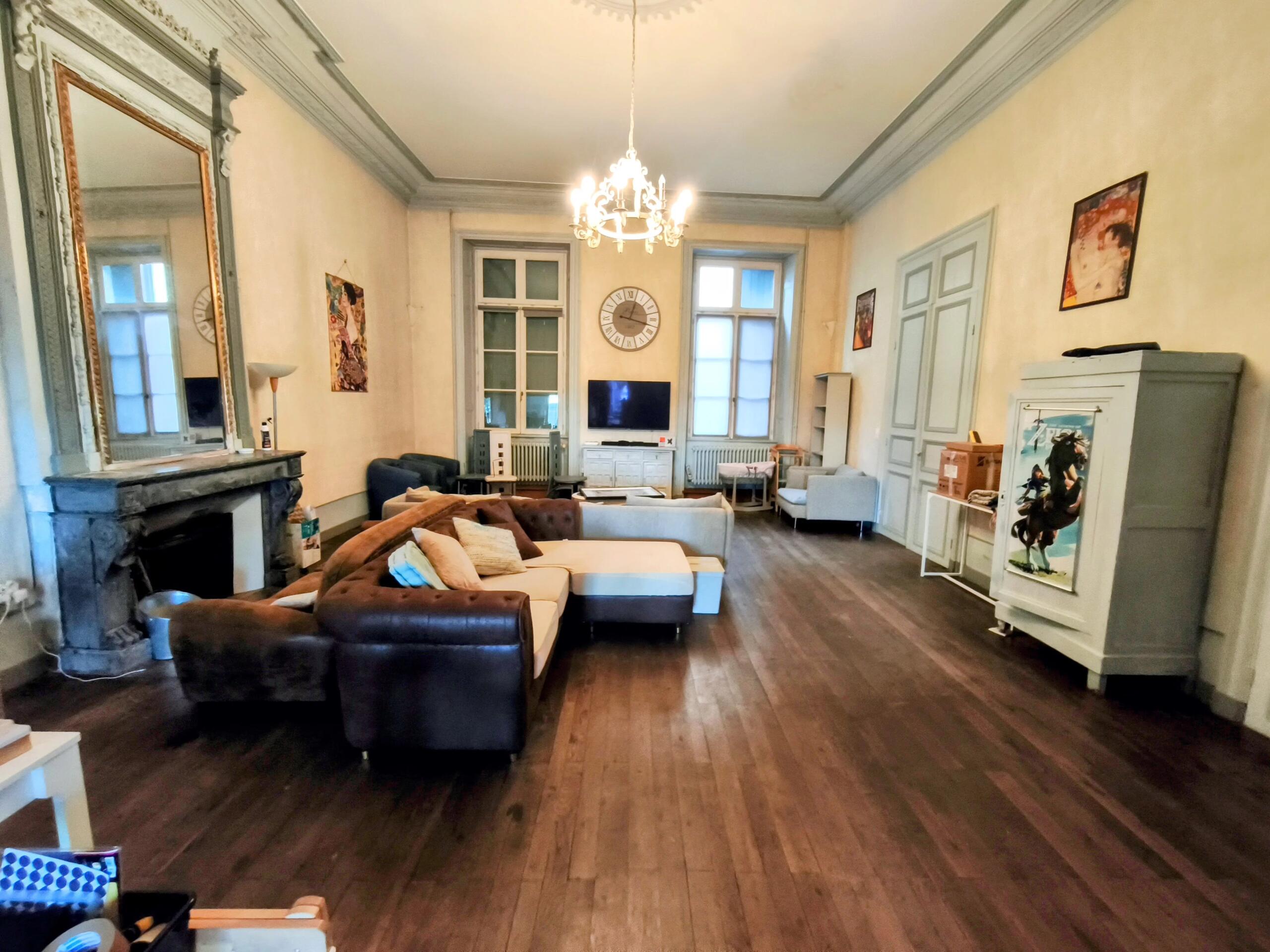 Saint-Maixent-l’École — A Rare Historic Residence in the Heart of the Town, Poitou-Charentes – France – BVI84393