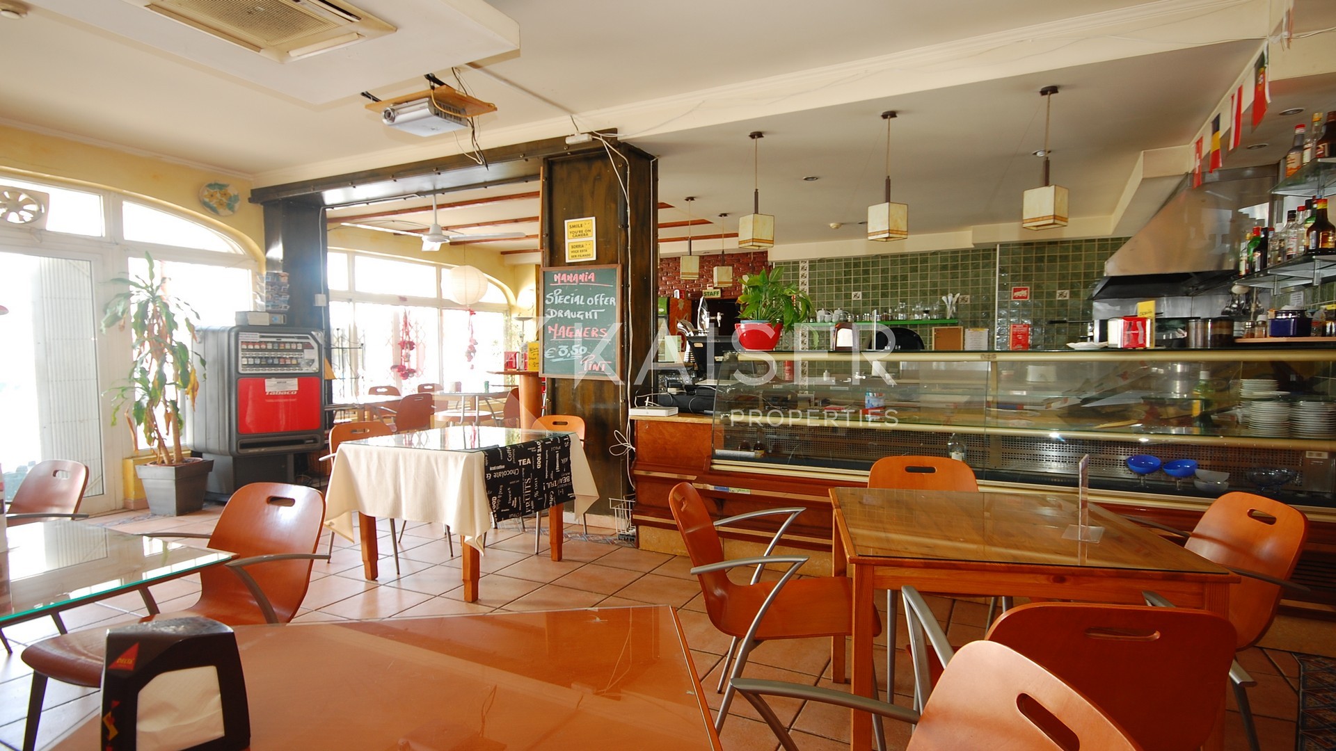 Commercial house in Albufeira, Portugal – KP.621