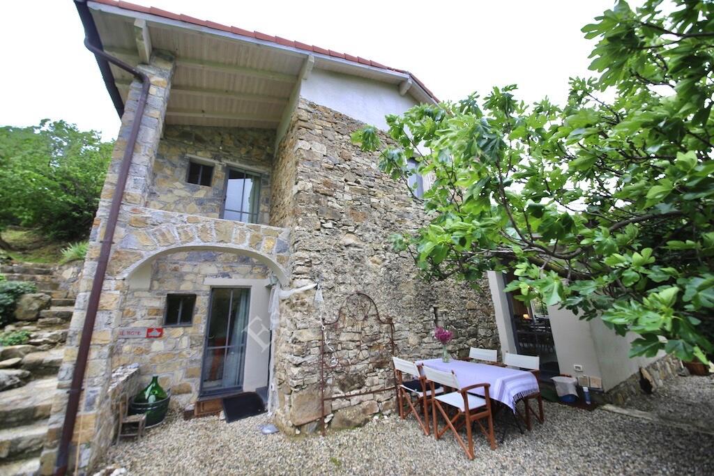 AD1274 Country house recently restored for sale in Vallebona.