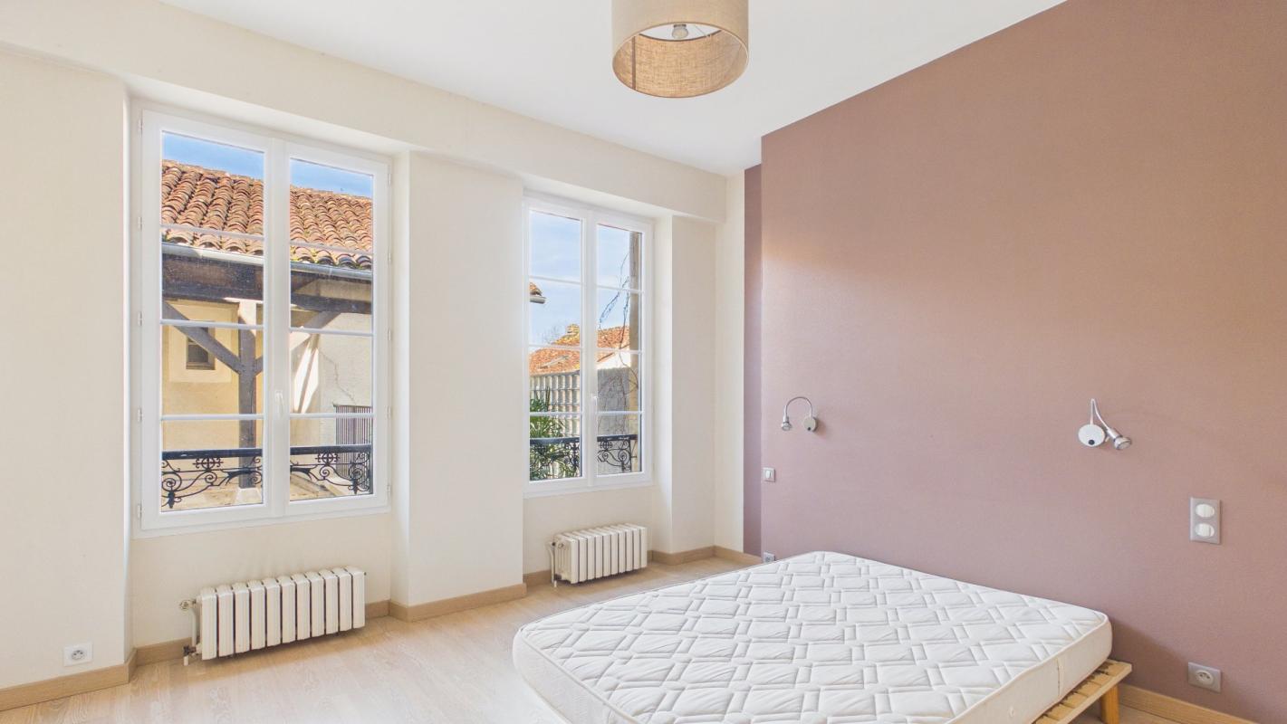 5 bedroom t6 et plus in Saint Cere, Lot, France