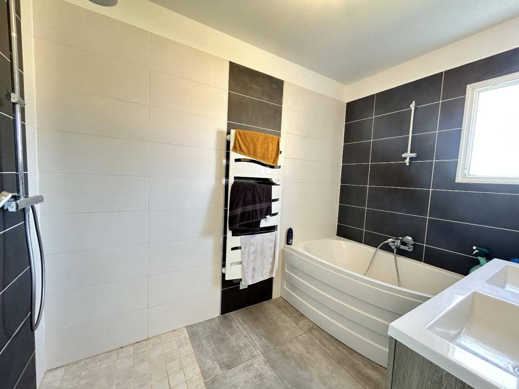 5 bedroom maison recente in Belmont Bretenoux, Lot, France