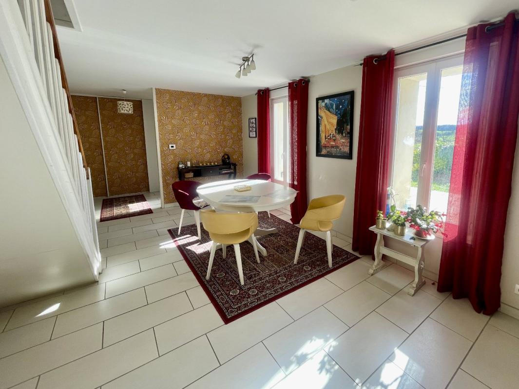 4 bedroom maison in Saint Mande Sur Bredoire, Charente-Maritime, France