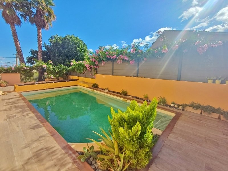 4 bedroom villa in Puissalicon, Hérault, France