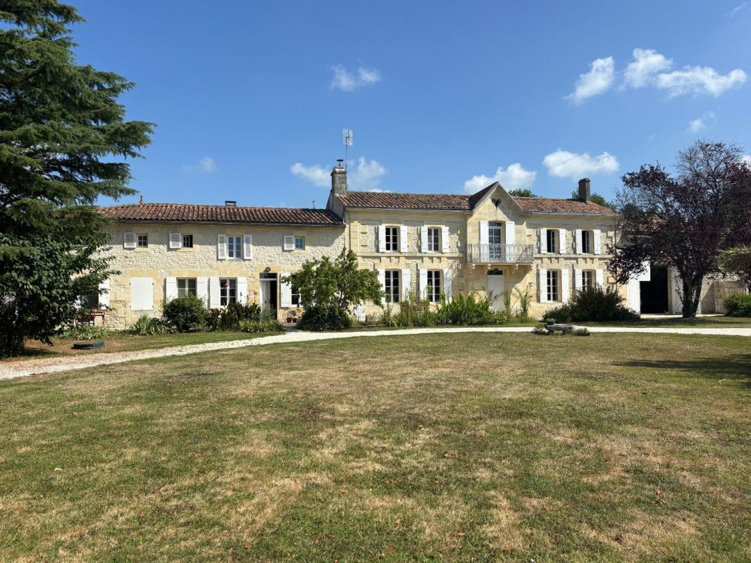 4 bedroom maison de campagne in Mirambeau, Charente-Maritime, France