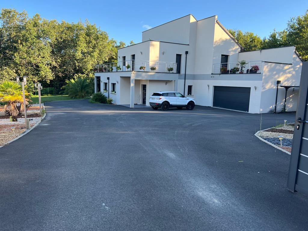 4 bedroom demeure in Ussac, Corrèze, France