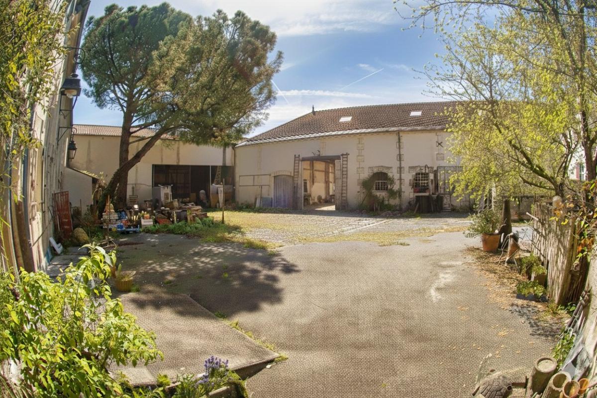 4 bedroom propriete in Saint Jean D’angely, Charente-Maritime, France