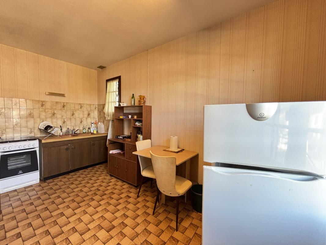 3 bedroom maison in Ruffec, Charente, France