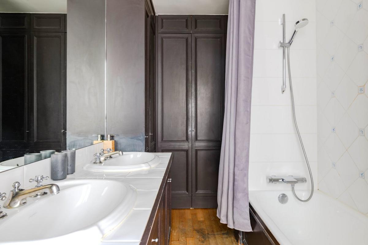 2 bedroom duplex/triplex in Paris 8eme Arrondissement, Paris, France