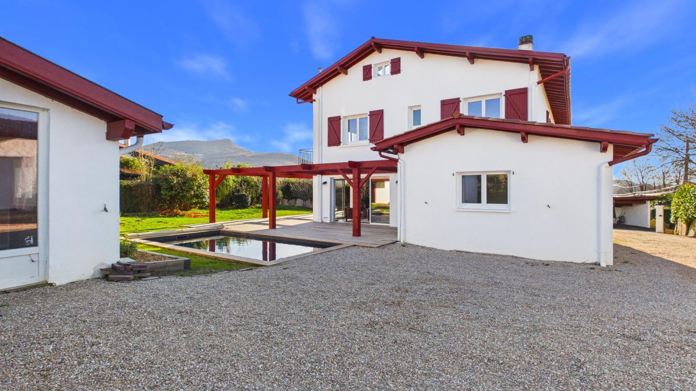 5 bedroom maison in Saint Pee Sur Nivelle, Pyrénées-Atlantiques, France
