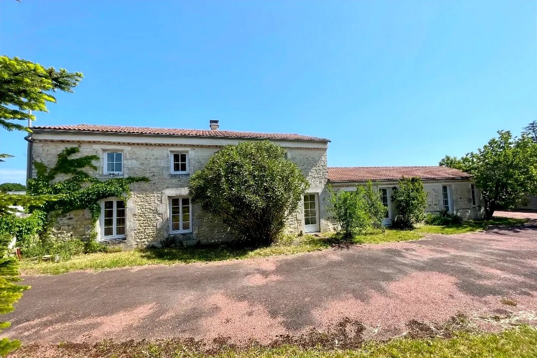 6 bedroom longere in La Tremblade, Charente-Maritime, France