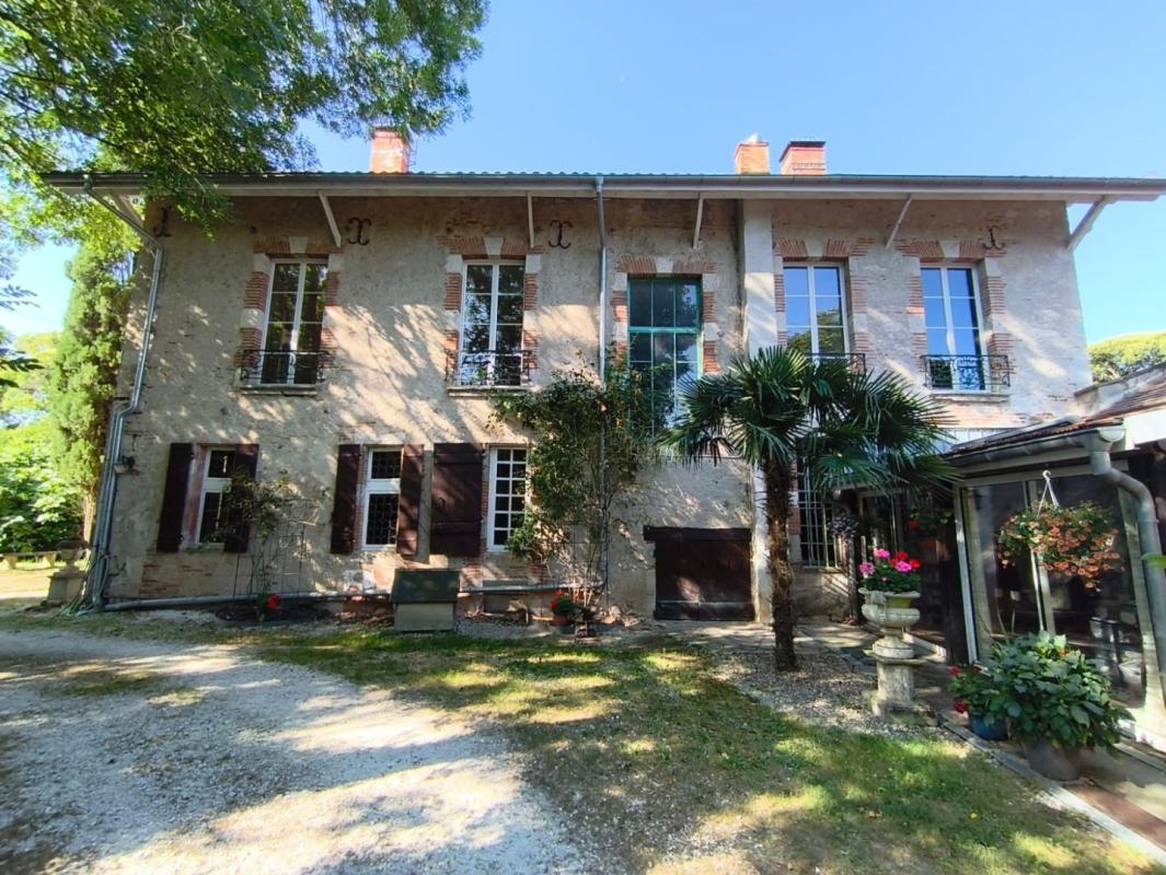 9 bedroom manoir in Moissac, Tarn-et-Garonne, France