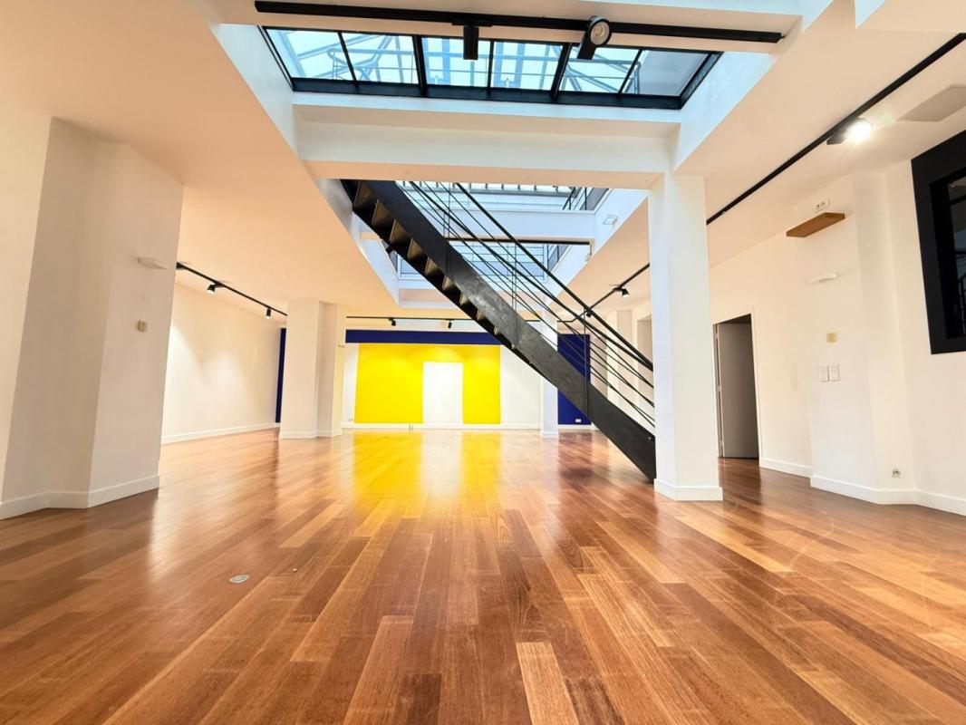 4 bedroom duplex/triplex in Paris 10eme Arrondissement, Paris, France