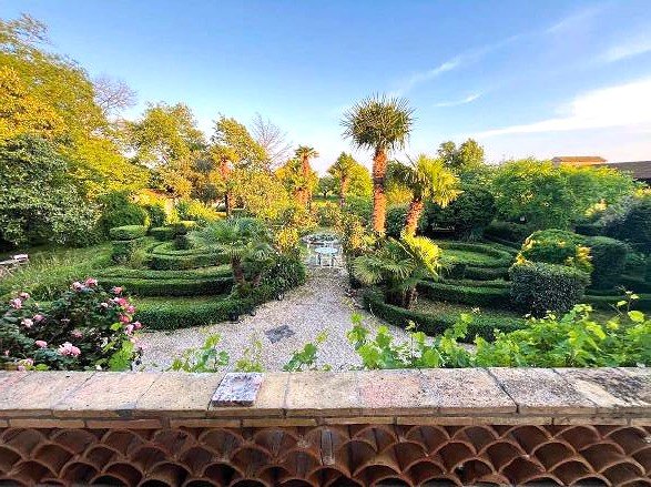 6 bedroom chateau in Lisle-sur-tarn, Tarn, France