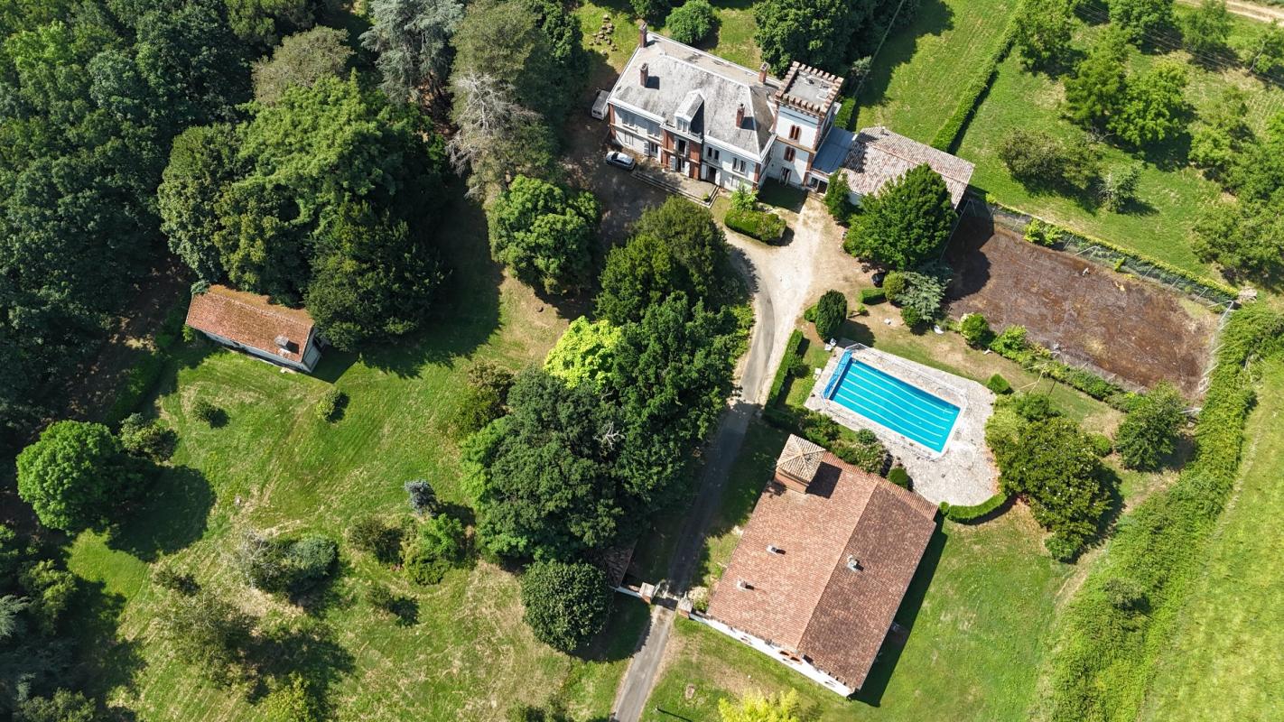 8 bedroom chateau in Montauban, Tarn-et-Garonne, France