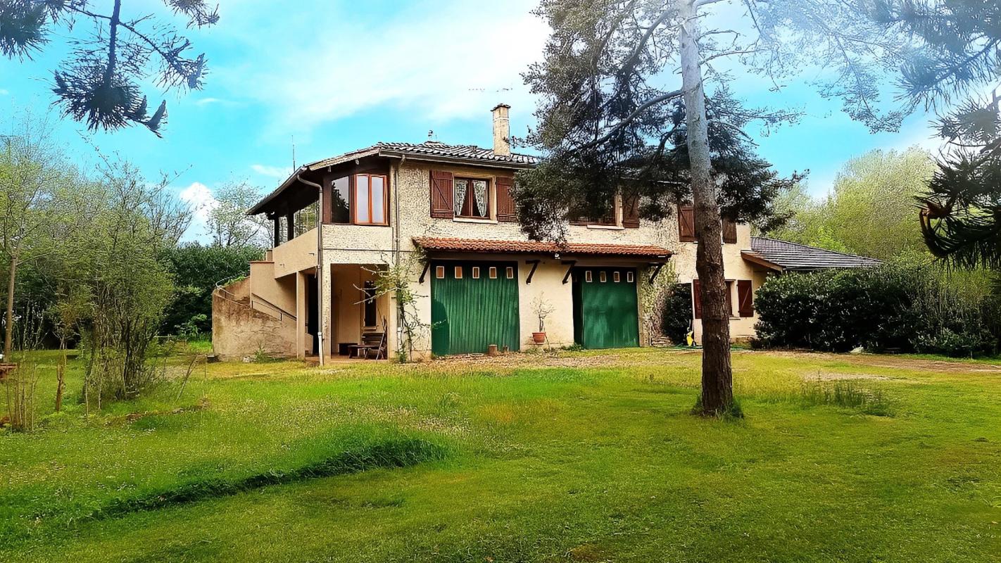 4 bedroom propriete in Puycalvel, Tarn, France