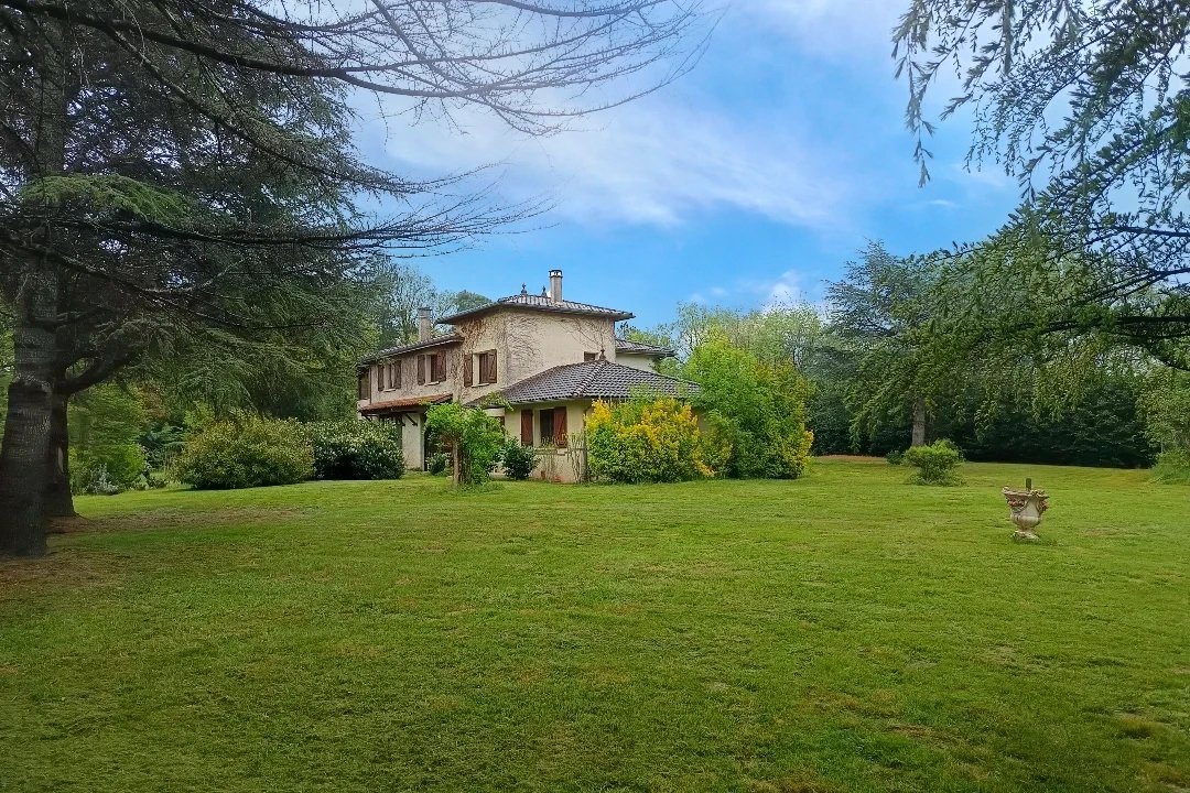 4 bedroom propriete in Puycalvel, Tarn, France