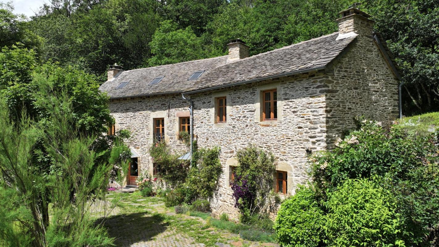 5 bedroom maison in Arvieu, Aveyron, France