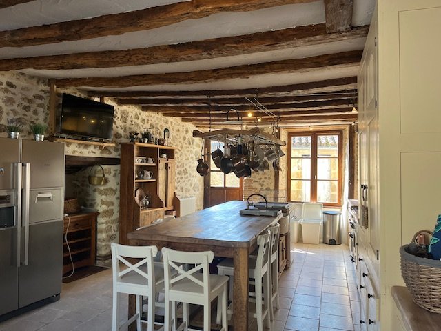 4 bedroom maison en pierres in Rochechouart, Haute-Vienne, France