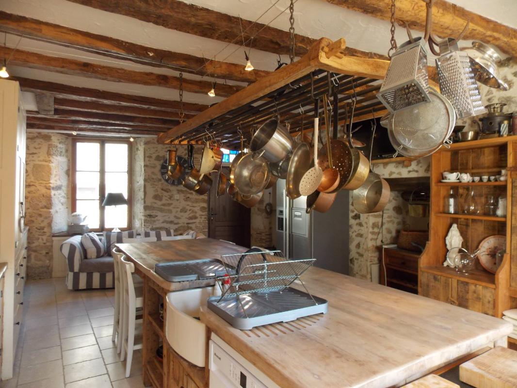 4 bedroom maison en pierres in Rochechouart, Haute-Vienne, France