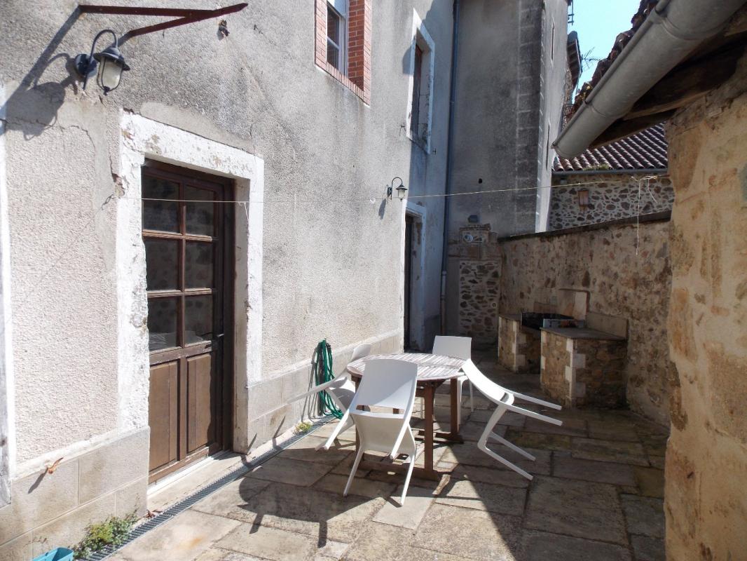 4 bedroom maison en pierres in Rochechouart, Haute-Vienne, France