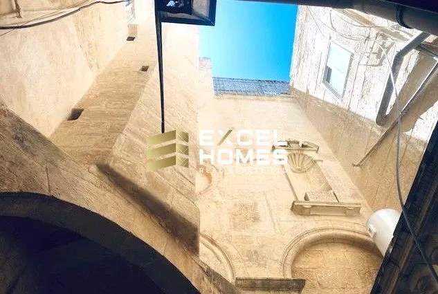 5 bedroom Townhouse in Vittoriosa (Birgu), Malta – 66742