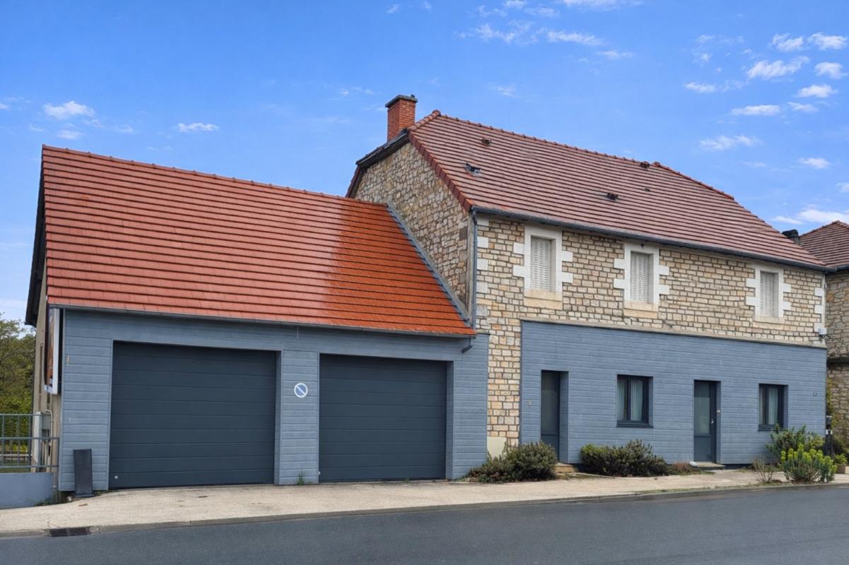 immeuble in Cressensac, Lot, France