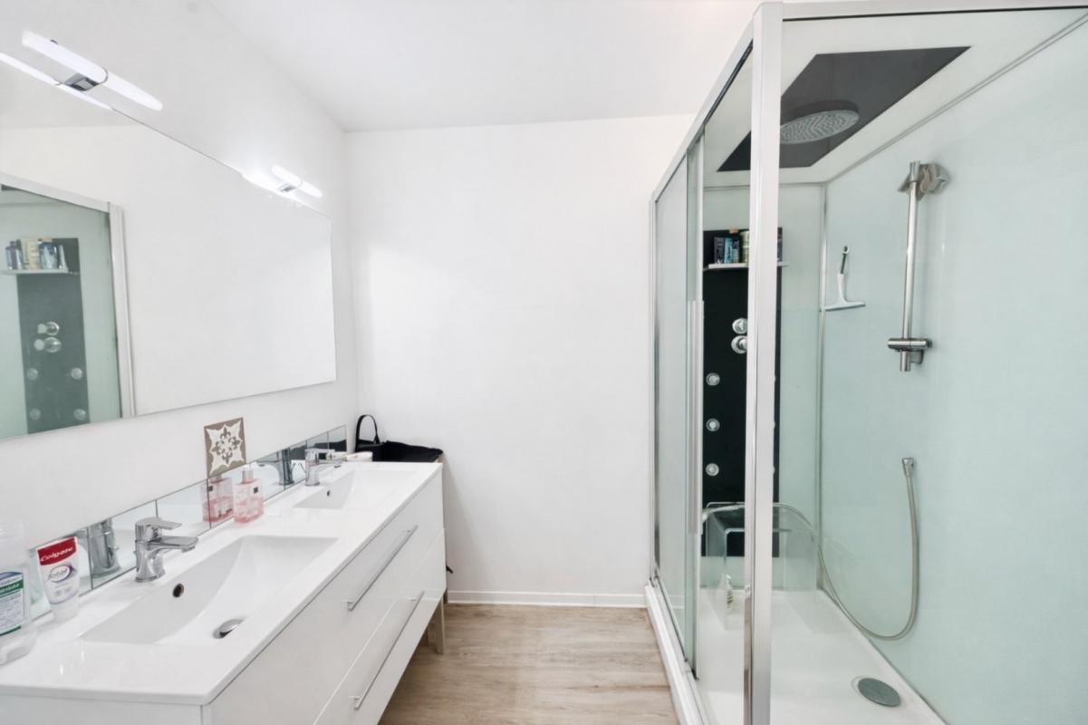 immeuble in Cressensac, Lot, France