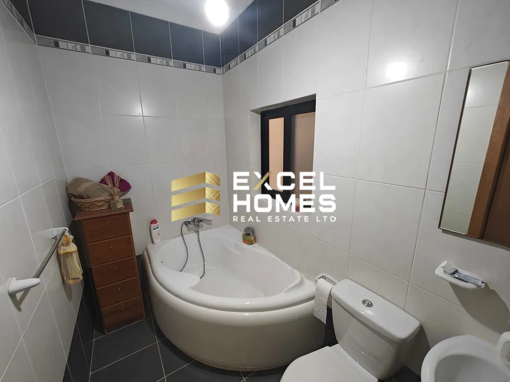 3 bedroom Apartment in Ghajnsielem, Malta – 66585