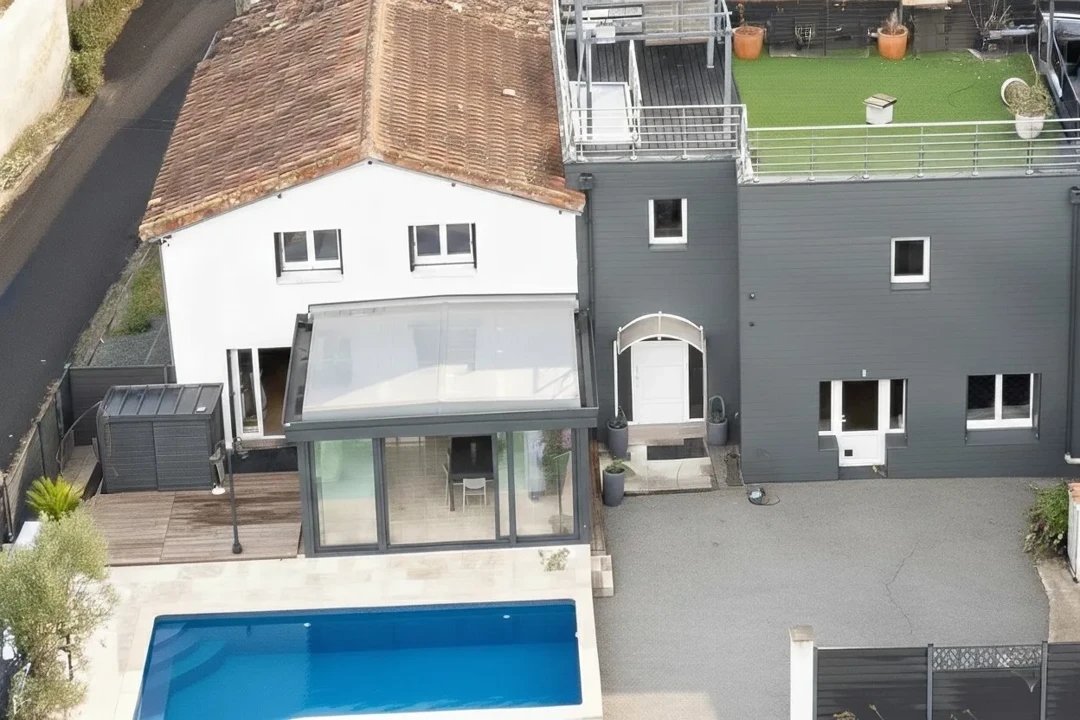 6 bedroom villa in Brizambourg, Charente-Maritime, France