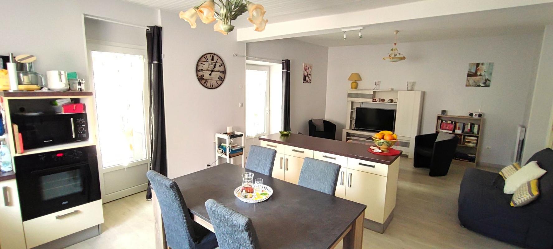 3 bedroom maison in Cransac, Aveyron, France