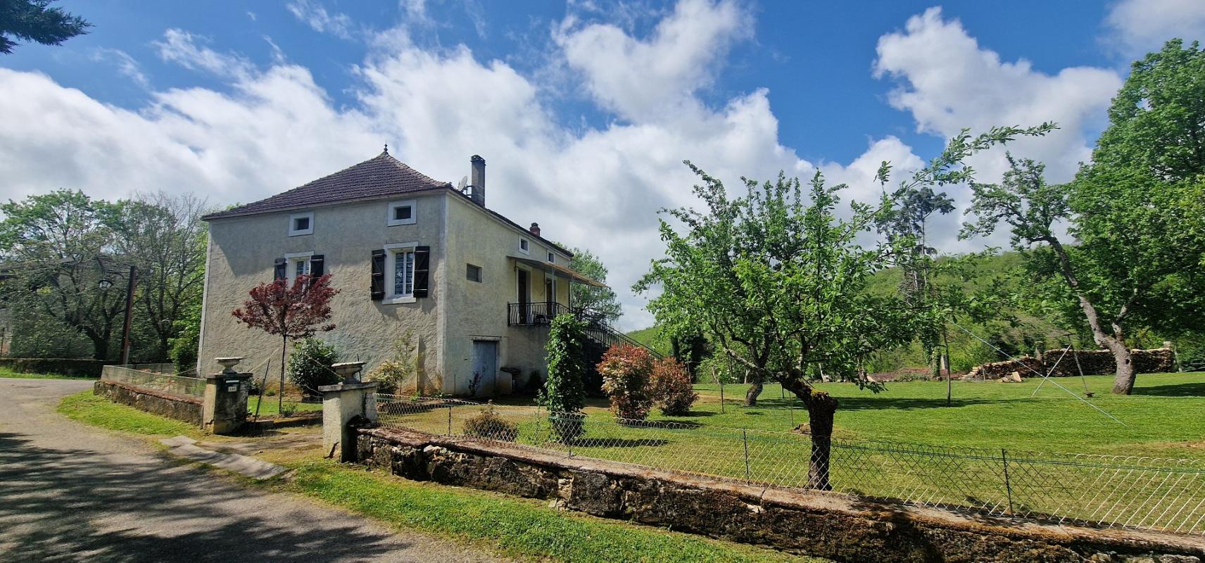 3 bedroom propriete in Luzech, Lot, France
