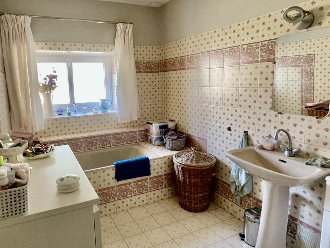 3 bedroom propriete in Loubille, Deux-Sèvres, France