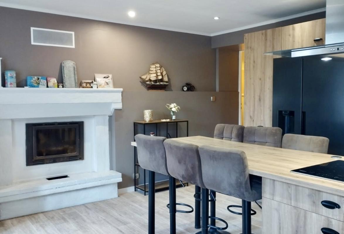 5 bedroom maison in Villefollet, Deux-Sèvres, France