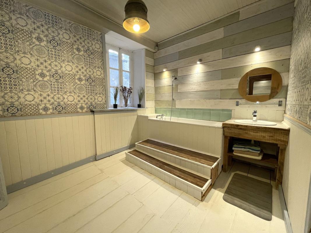 3 bedroom maison in Mur De Barrez, Aveyron, France