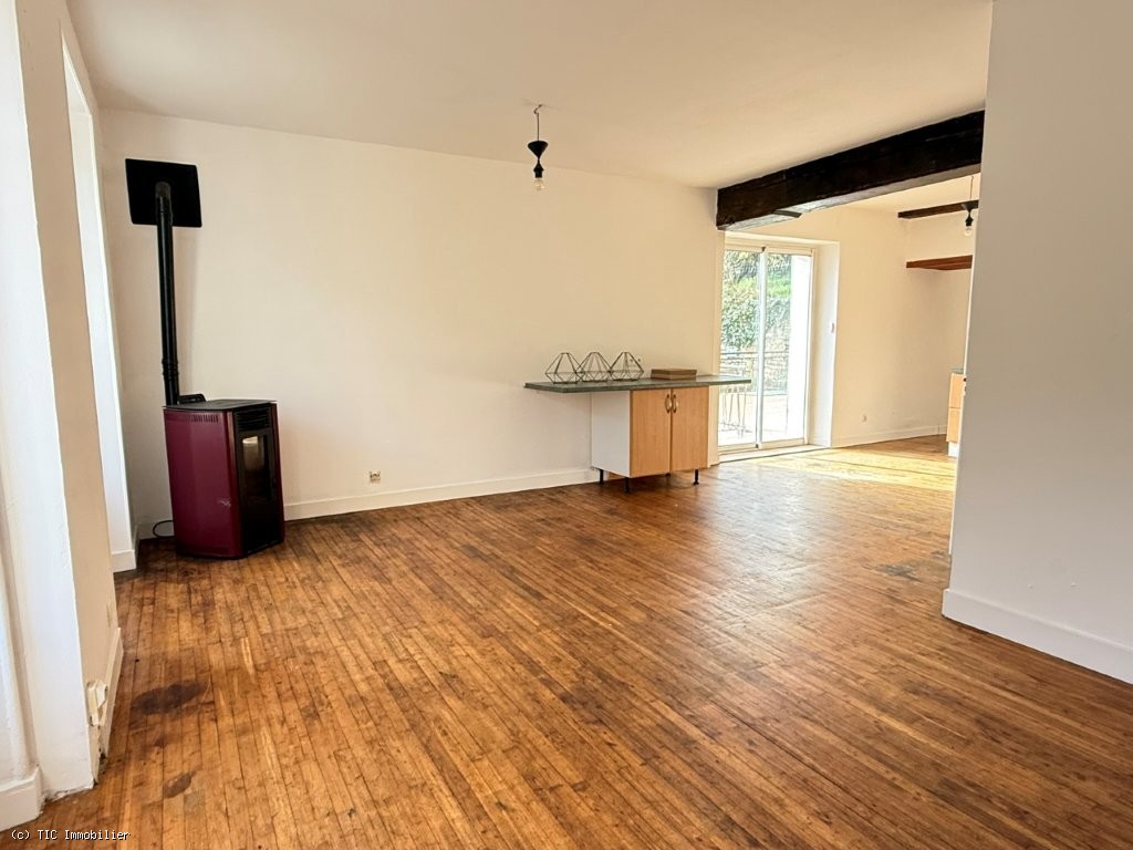 3 bedroom House in Nanteuil-En-Vallee, Nanteuil-En-Vallée, France – r7428