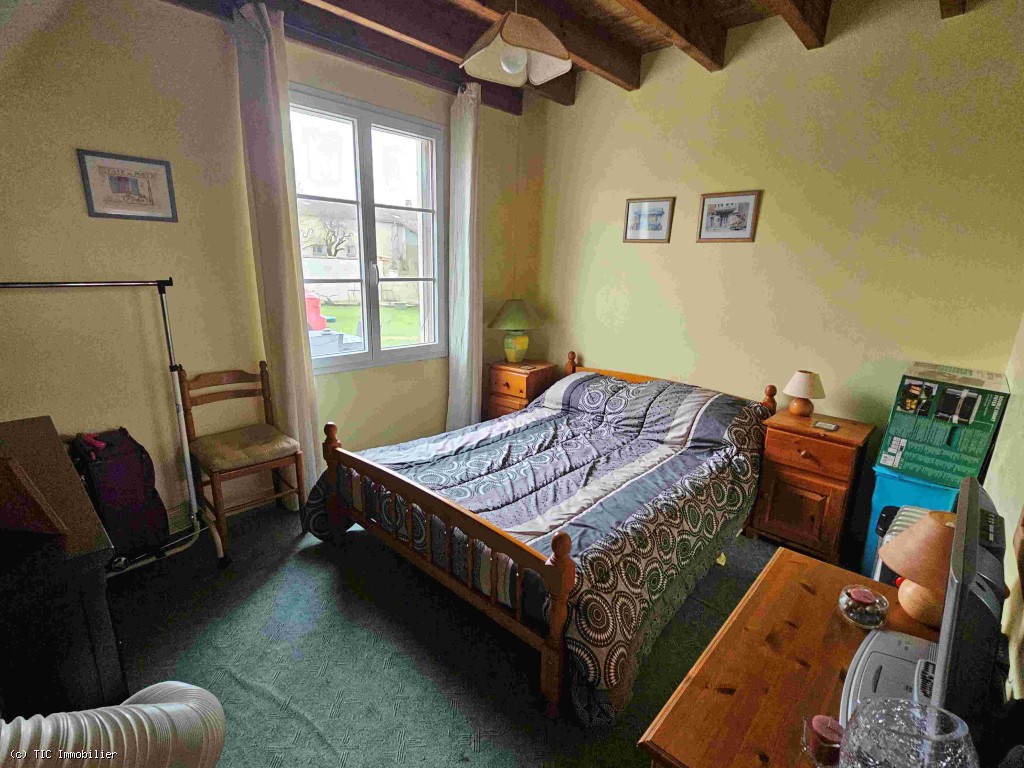 6 bedroom House in Villefagnan, France – r7406