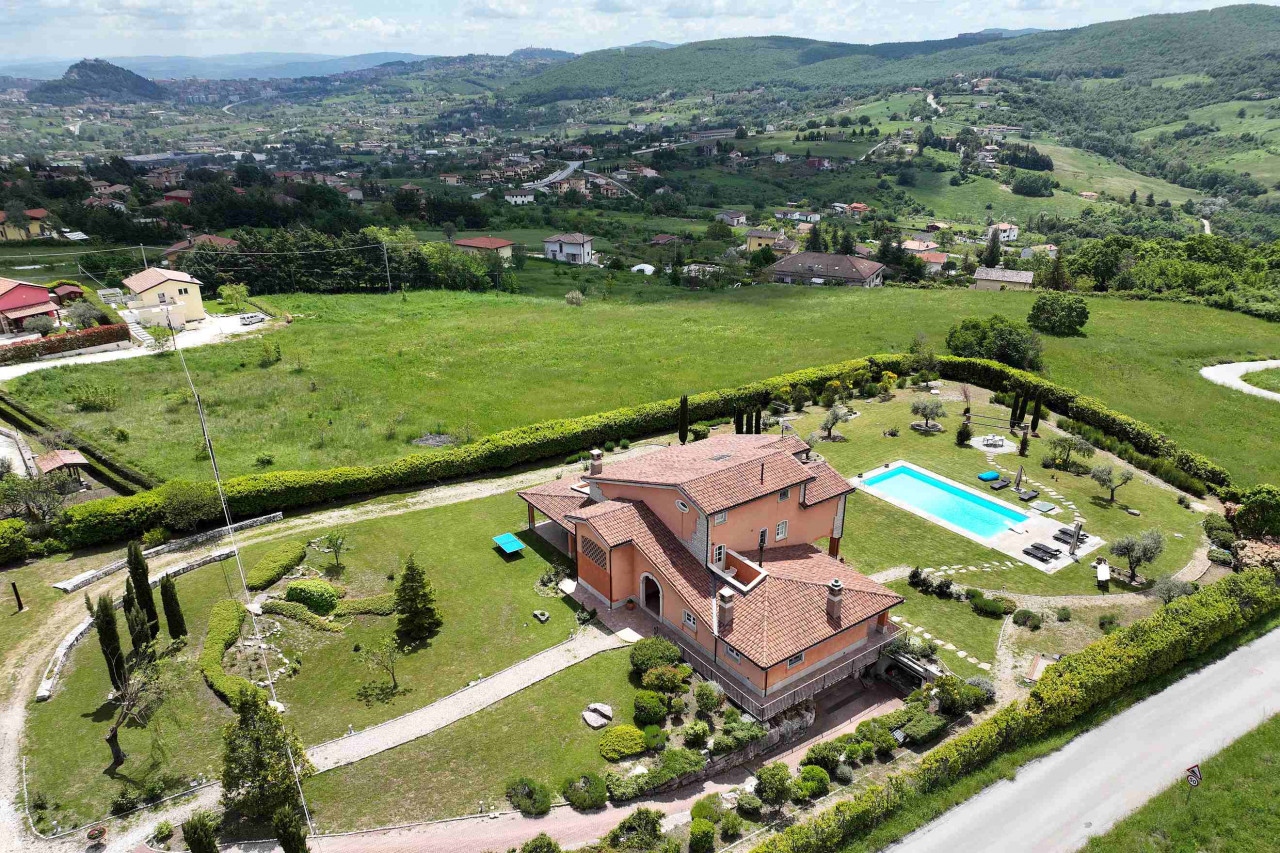 Oratino, the Call of the Molisane Hills – V003138