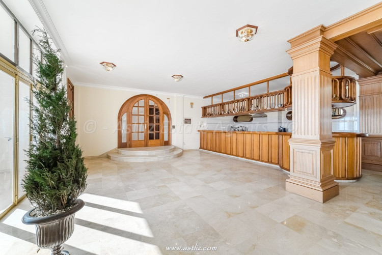 8 bedroom villa in Santa Cruz De Tenerife, Spain – AAEP1883
