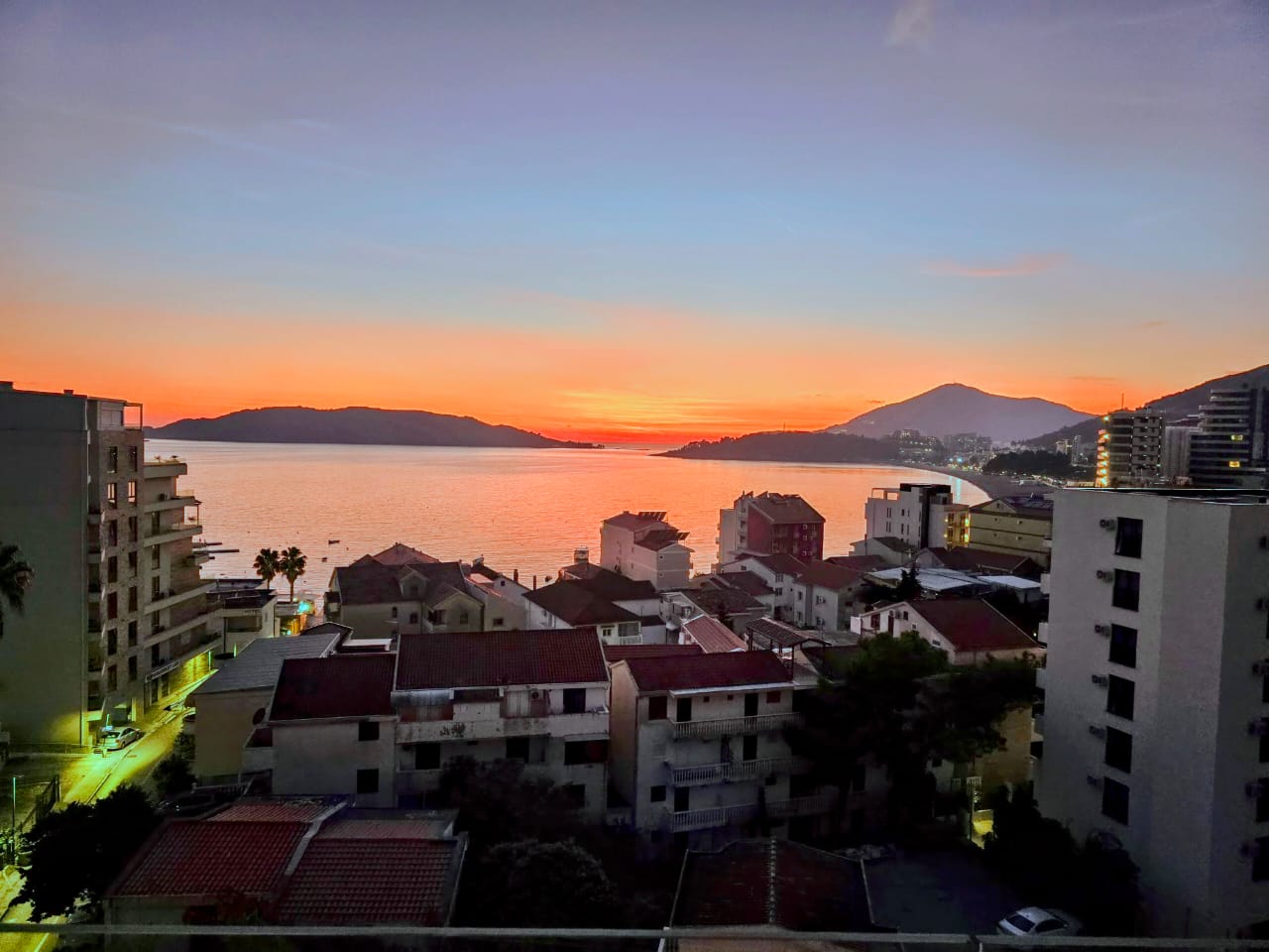 Spacious sea-view apartment in Rafailovici — 122 m², garage included