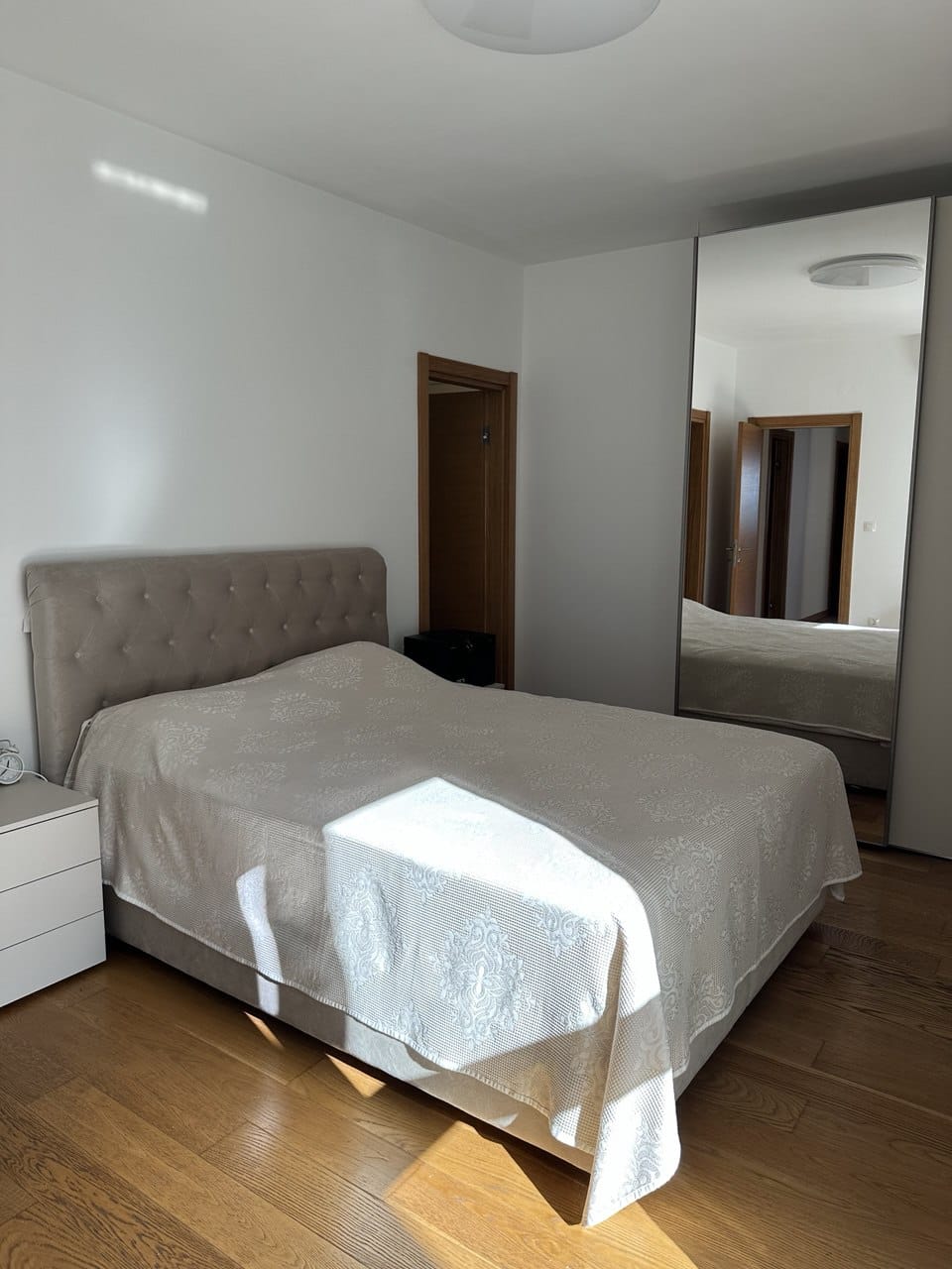 Spacious sea-view apartment in Rafailovici — 122 m², garage included