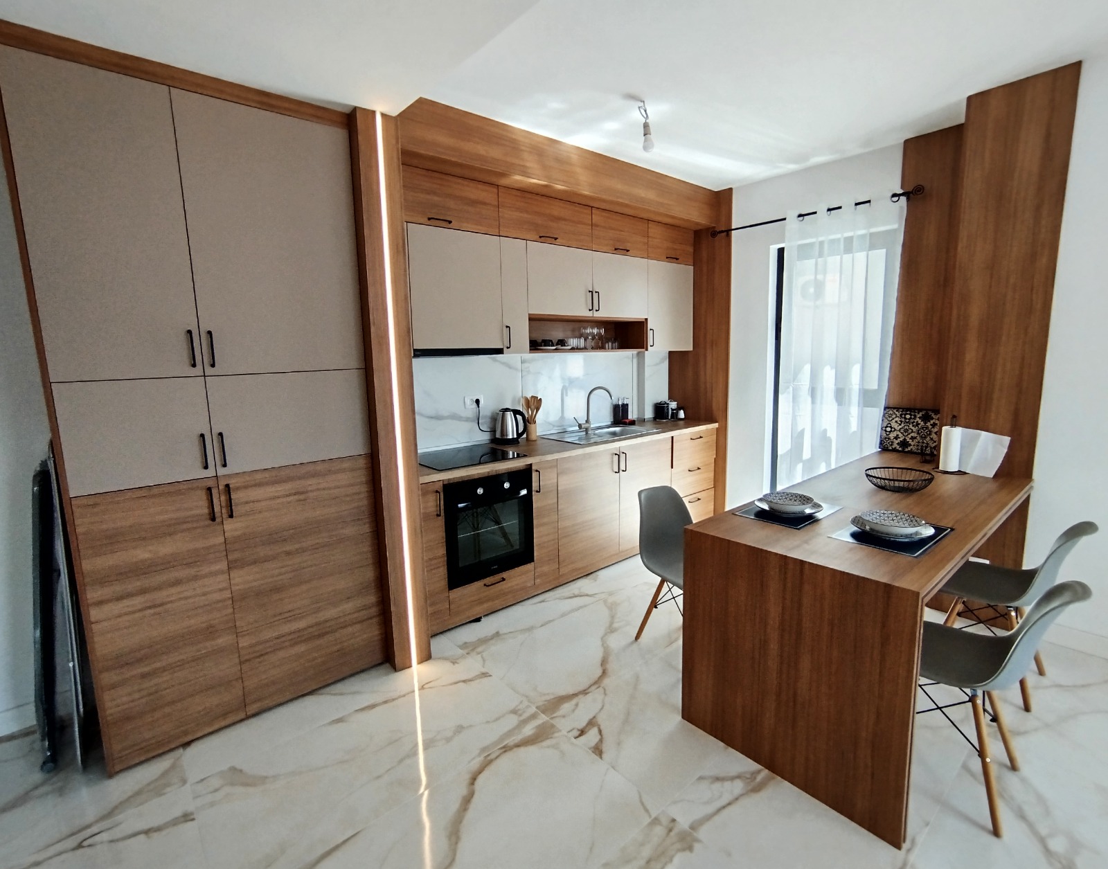 One-Bedroom Apartment with Sea View — Rafailovici