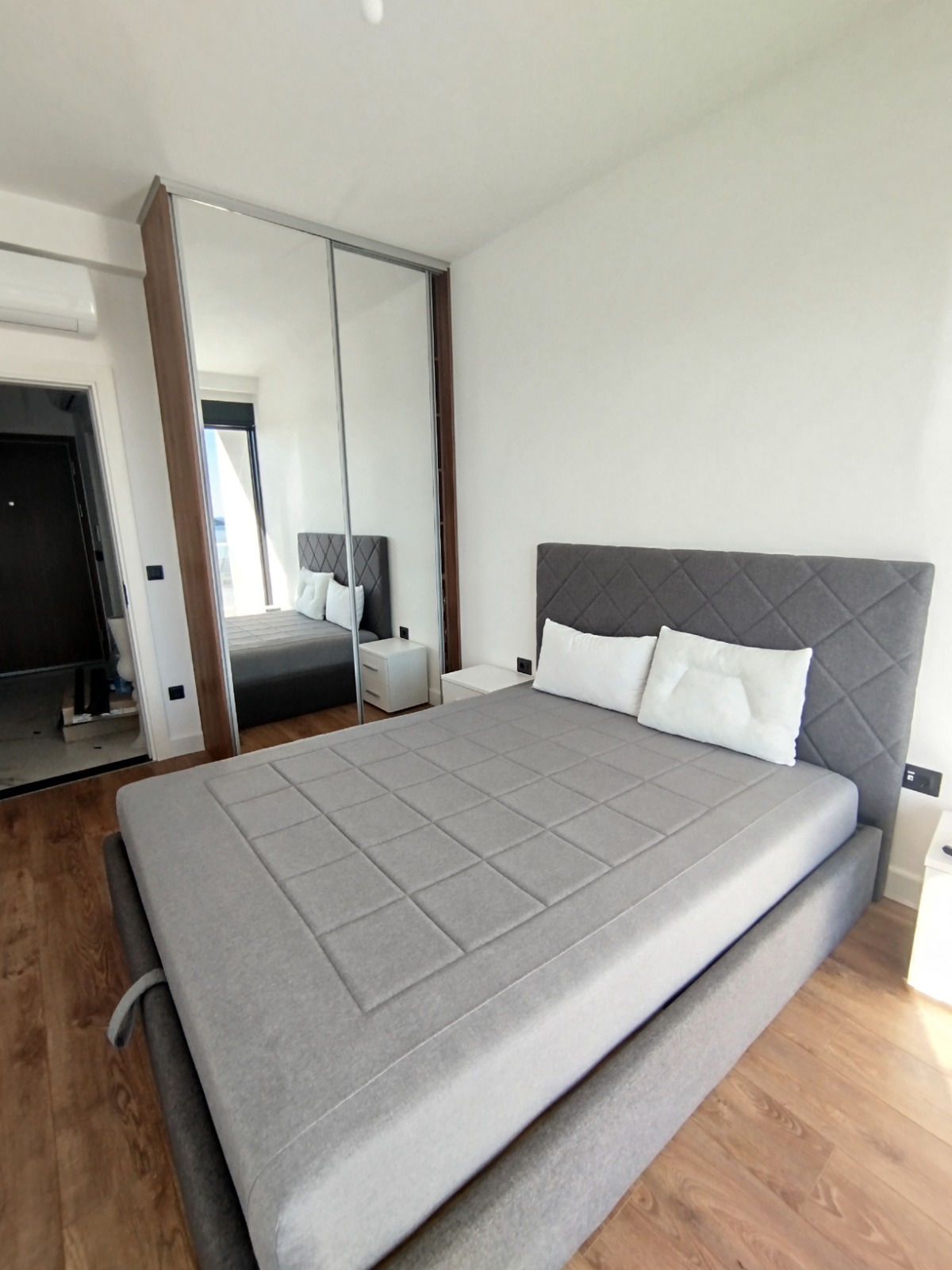 One-Bedroom Apartment with Sea View — Rafailovici