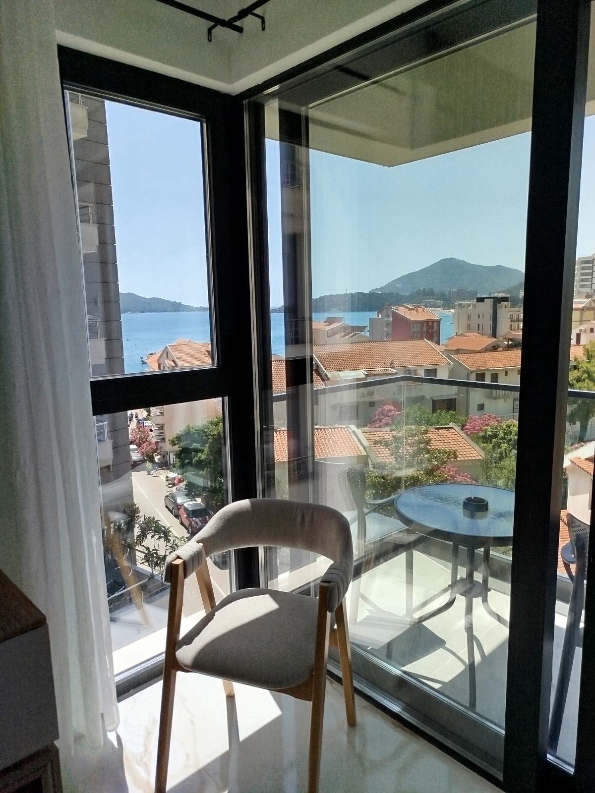 One-Bedroom Apartment with Sea View — Rafailovici