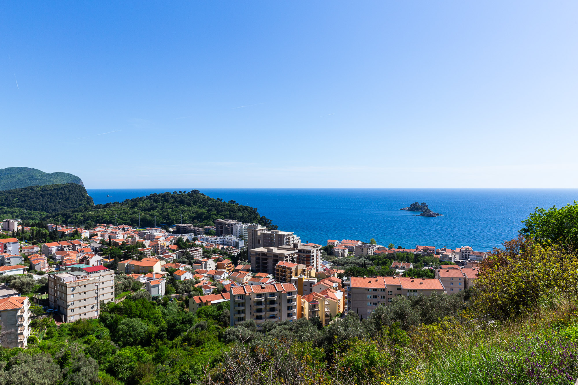 Three-Bedroom Apartment in Petrovac with Sea View