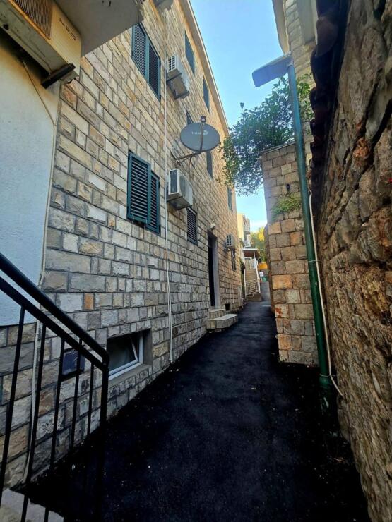 An apartment with authentic charm in the heart of Rafailovichi, Montenegro