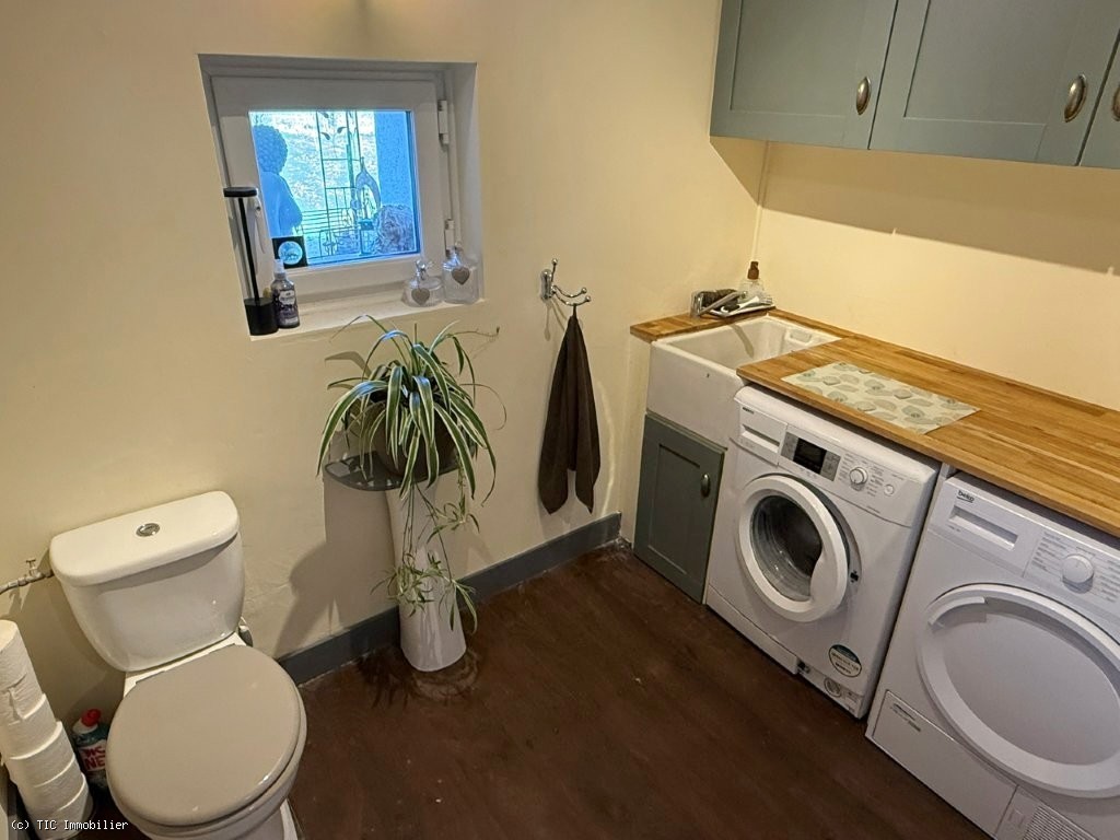 3 bedroom House in Lizant, France – r7435