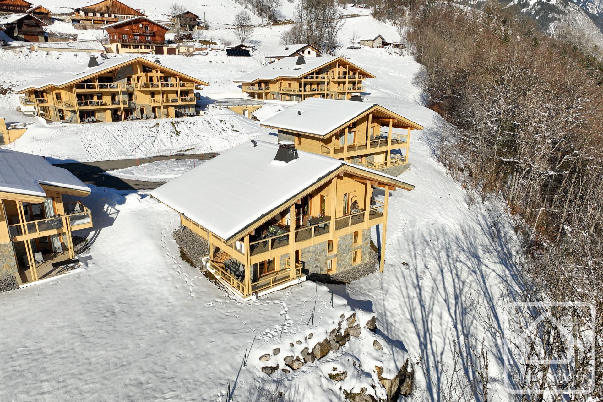 A Stunning, Modern Chalet Built To High Specifications, In A Sunny Location With Open Views. – CHALETGENEVA