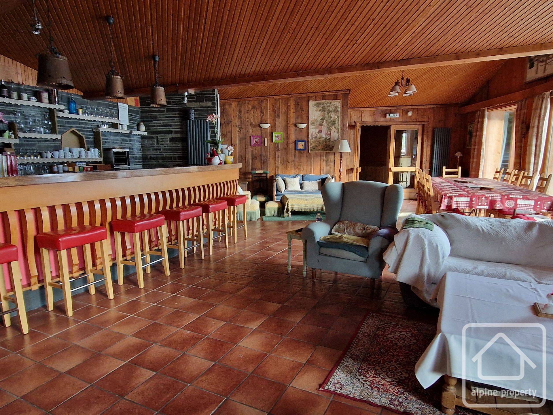 Exceptional Former Hotel In A Ski Resort Centre – 900 Sq M Of Opportunity – ZAMBARZOUK