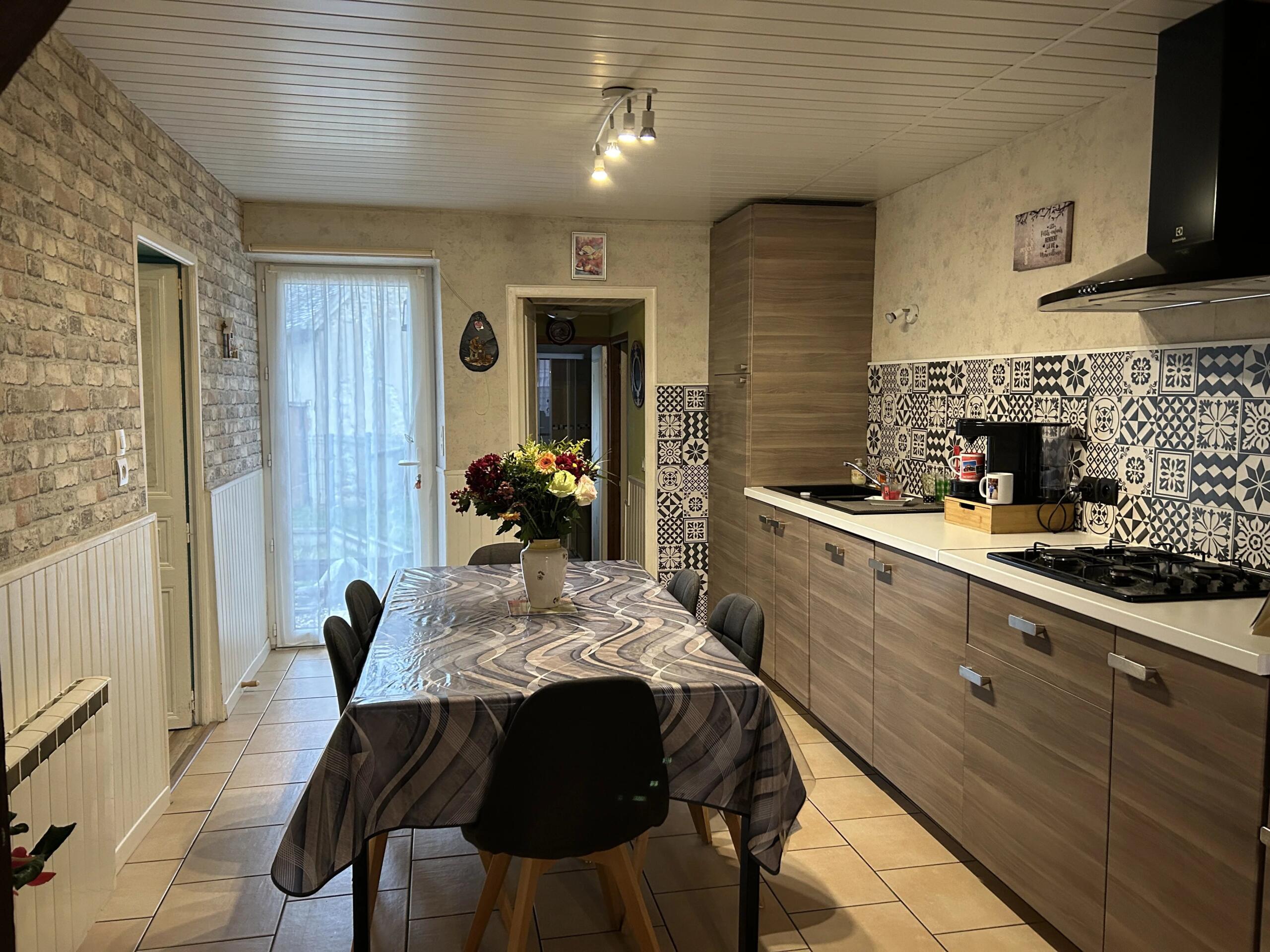 Pretty ready-to-move-in village house on one level, Centre – France – BVI84444