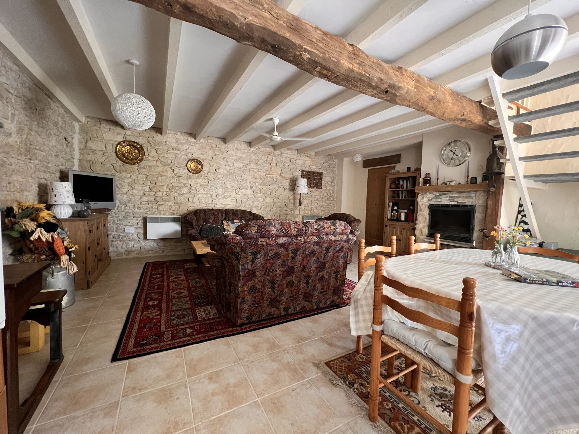 Stone property with potential to divide into 3 dwellings, Poitou-Charentes – France – BVI72128